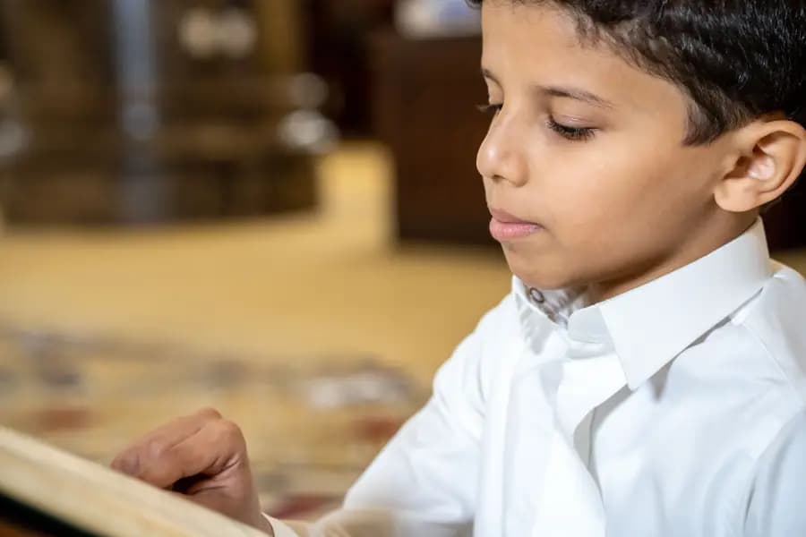 تصويب التلاوة يثبت الحفظ في الصدور.
